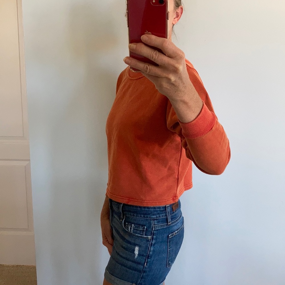 Cropped, Lace Back Pullover Top - Picture 5 of 10